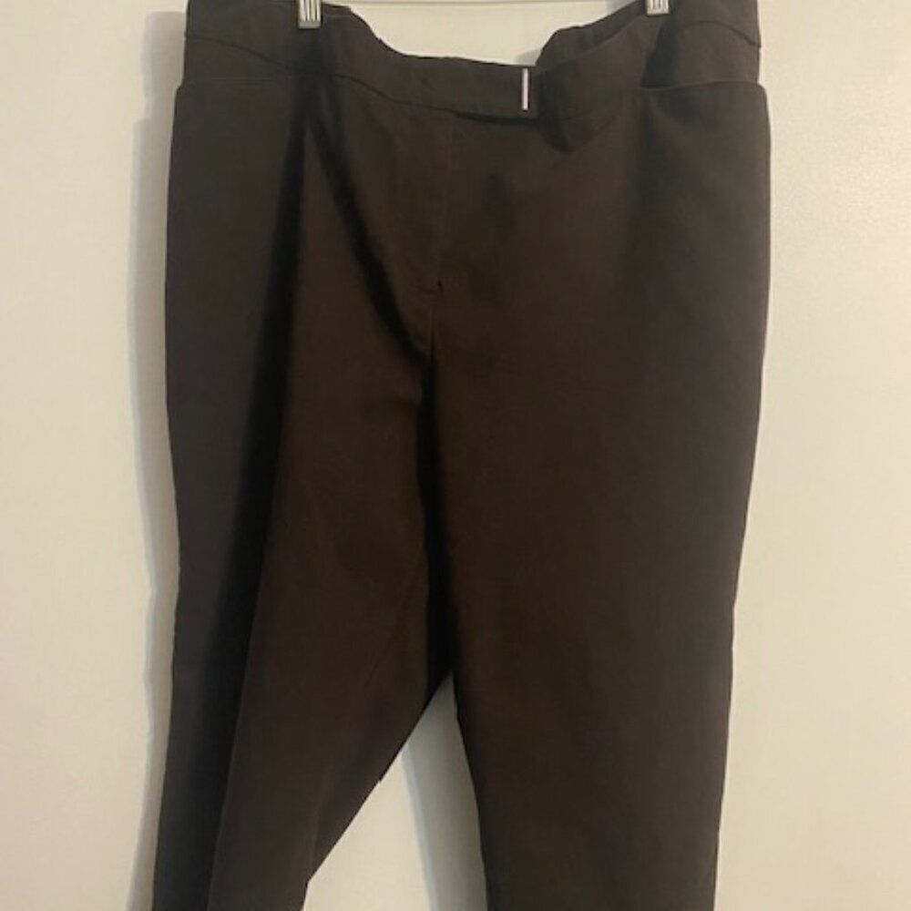 Investments II Brown zip front buckle crop pants, size 22W